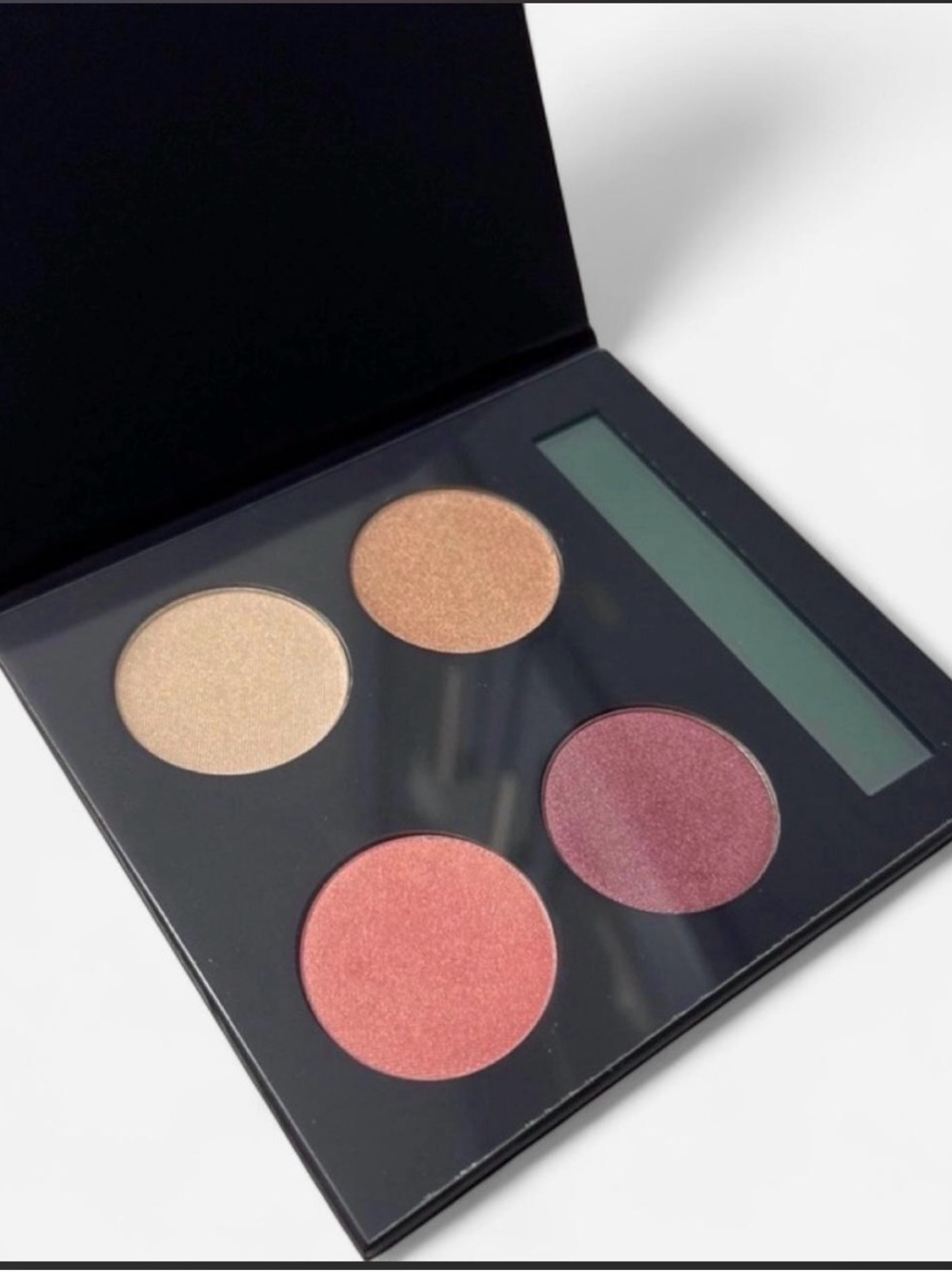 Hempz Four-Shade Eyeshadow & Cheek Palette - Champagne, Peach, Rose, Mauve